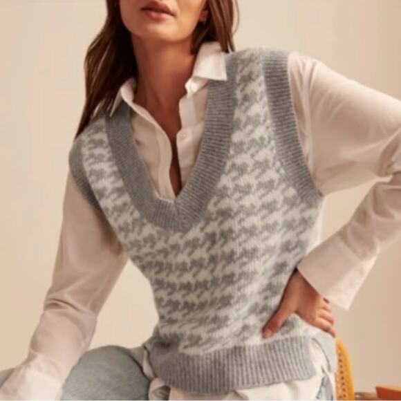 Abercrombie & Fitch Super Soft Houndstooth Preppy V-Neck Sweater Vest Grey Sz M - Picture 1 of 12